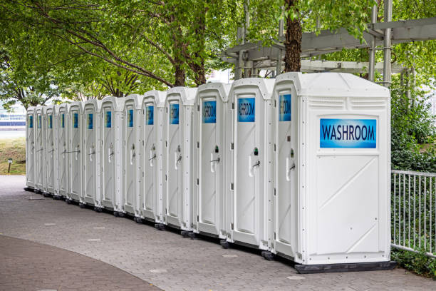 Best Portable restroom trailer rental  in Carteret, NJ